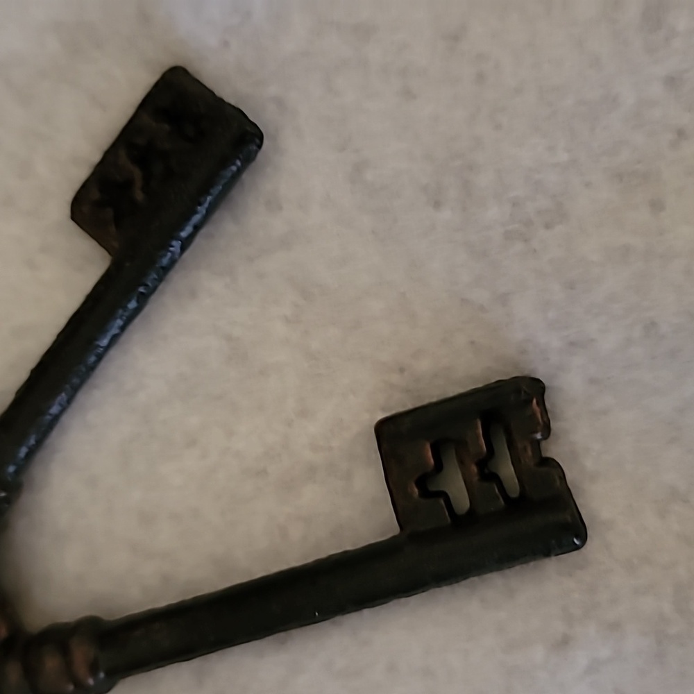 Metal decorative keys - Picture 4 of 5
